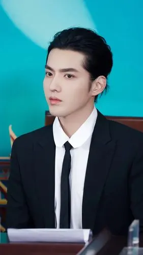 进来选你最喜欢吴亦凡哪个发型