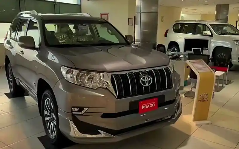 2024款丰田普拉多霸气登场!配4.0升v6 6at 越野两把锁