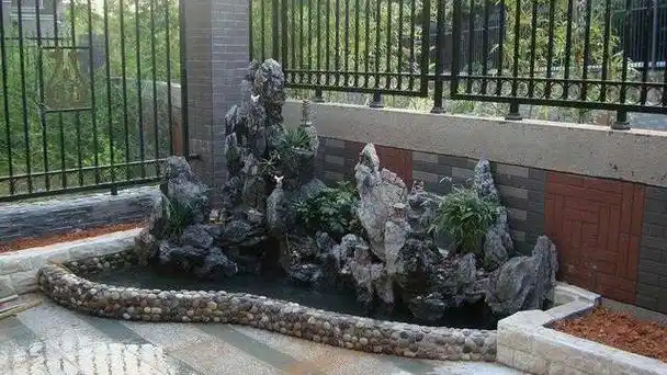 想在院子的鱼池弄个假山假山有什么风水上的原则吗