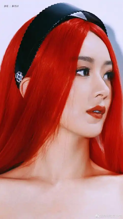 赵丽颖千禧风造型花絮#姐也太美了!千禧复古红发造型好绝