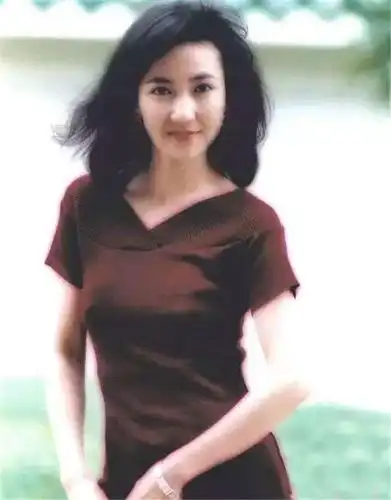 ▼年轻时的陈美琪恬淡优雅