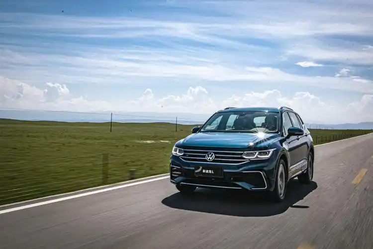 颜值在线配置升级试驾上汽大众中期改款途观l