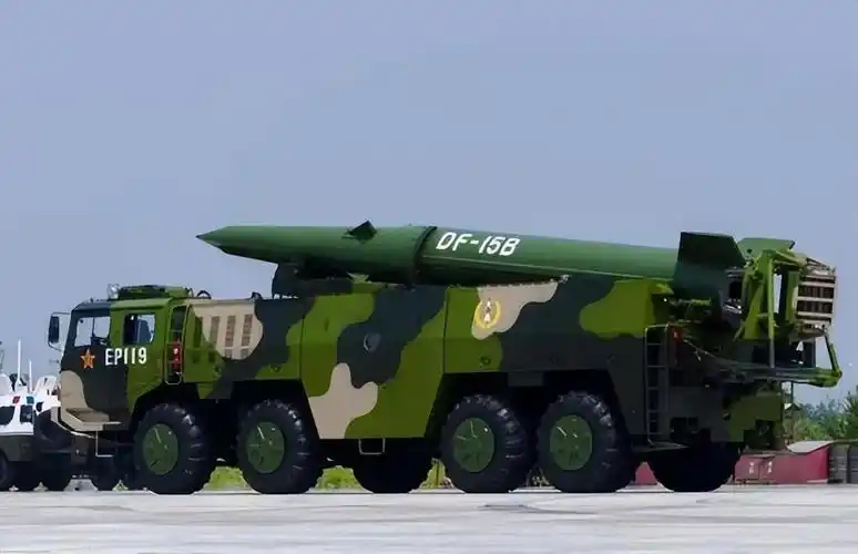 "东风快递"是中国网民对中国导弹"东风"的亲切称呼.