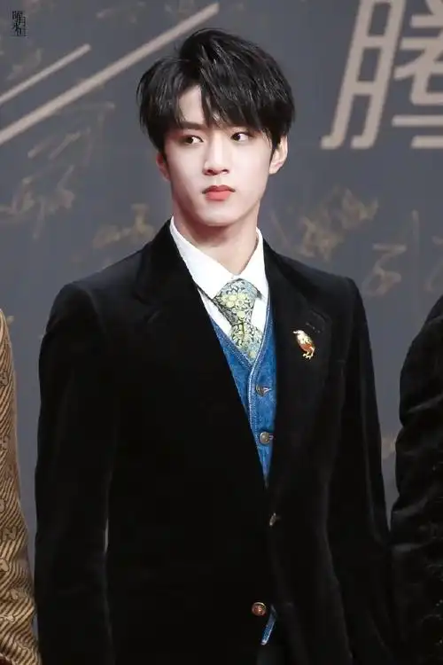 刘耀文 目光磁石##刘耀文 超绝少年气