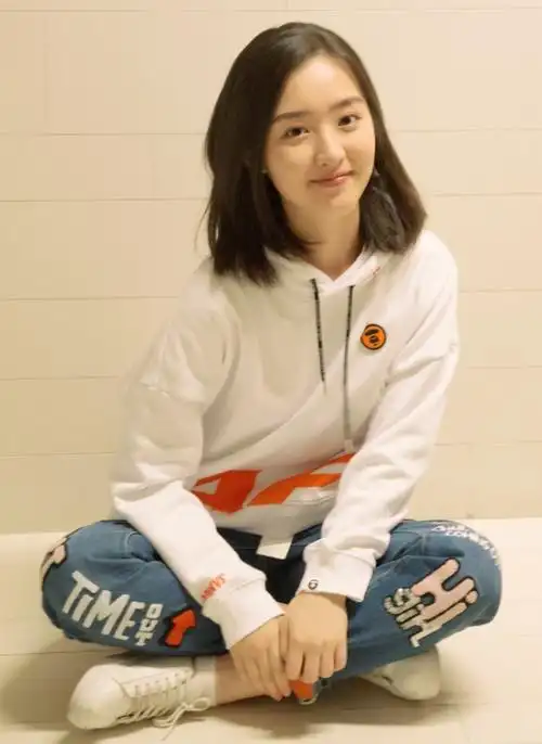 邓恩熙才十四岁就出落得如此秀美童星的颜值都这么高吗