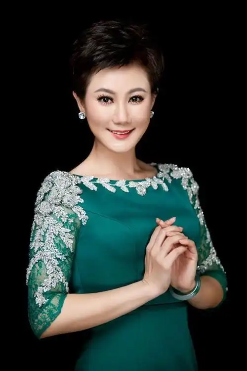 军旅女高音歌唱家叶翠做客央广经济之声畅谈新作品