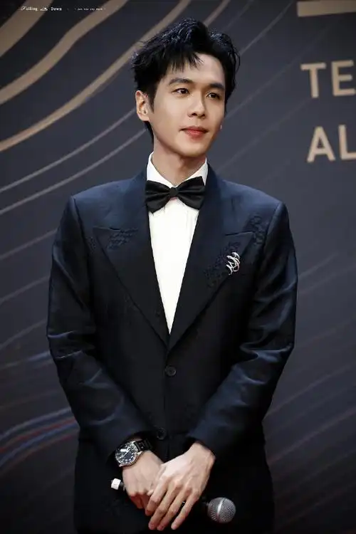 #张若昀央视春晚#