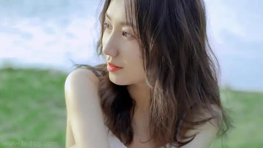 丰姿绰约漂亮美女写真-美女壁纸 - 壁纸家