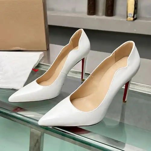 2024春夏新款时尚波浪纹漆皮高跟鞋女尖头浅口细跟红底百搭单鞋