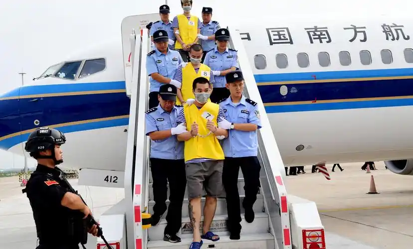 山东警方破获跨境电信网络诈骗大案 84名犯罪嫌疑人今天被押解回鲁