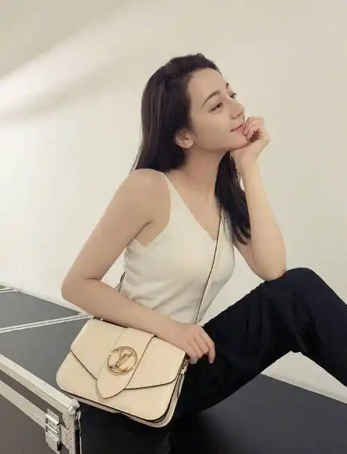 迪丽热巴被已婚男求婚,汪涵反应迅速,大张伟暖心保护_节目_男子_网友