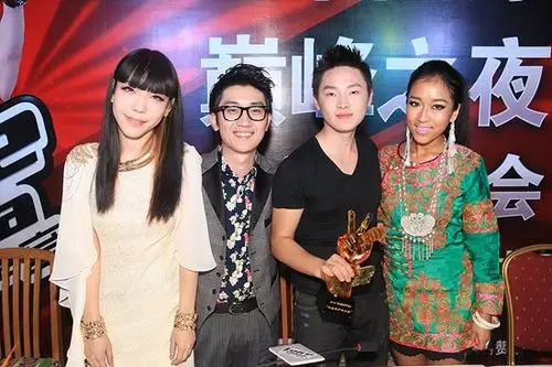 吉克隽逸力挺梁博:他很了不起 是真正艺术家(图)