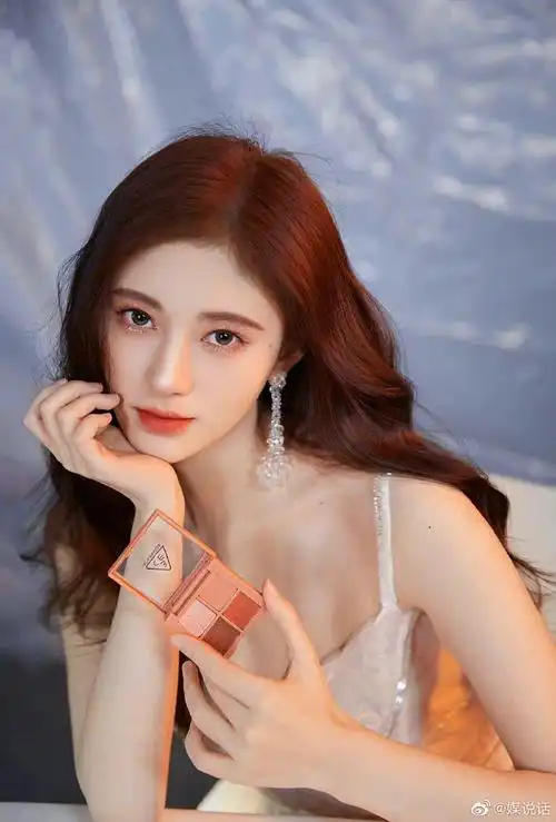 鞠婧祎脸好小##鞠婧祎工作室