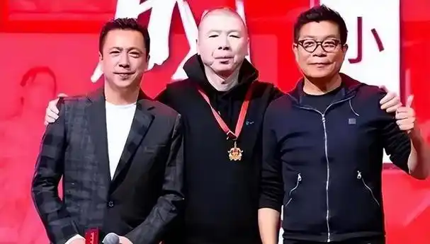 人王京花牵线下,华谊兄弟还签下大批著名艺人,最辉煌时,黄晓明,井柏然