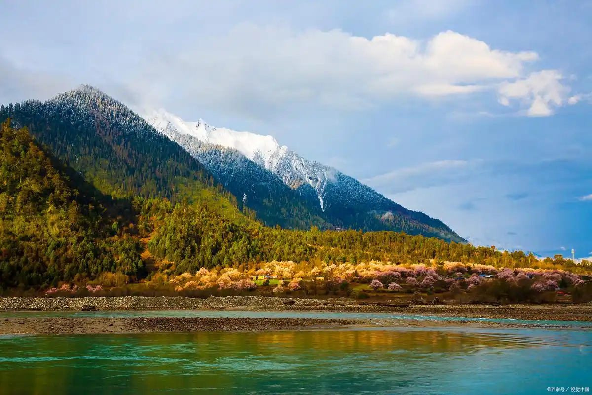 国内秋裳景点推荐5个  秋天是一个欣赏大自然美景的季节,特别是在国内