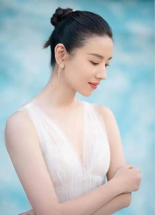 颅顶看的女明星,就服这三位,越露额头越好看,一般人难驾驭插图7