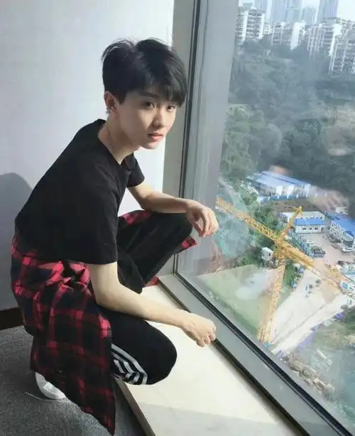 作为时代少年团的队长马嘉祺自出道以来