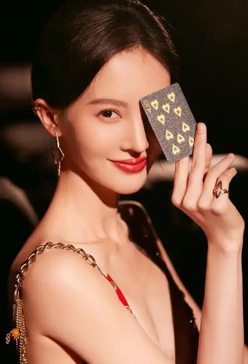 金晨孤注一掷红衣安娜