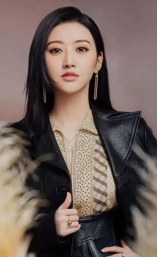 影视明星景甜写真合集:惊艳甜美,时尚优雅!