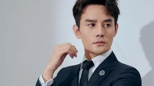 王凯黑色暗格西装夹克时尚写真,高清壁纸图片,大陆明星-回车桌面