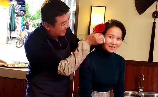 美女演员赵越当红时嫁佟凡恩爱27年未生子女婚姻也幸福美满