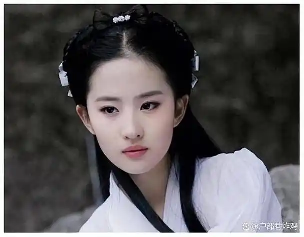 "神仙姐姐"刘亦菲的上位史:她的故事其实远比你想象得更加心酸