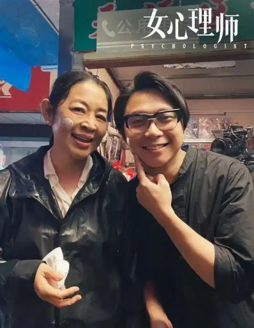 曝张钧甯秘恋网剧唐探导演年底结婚男方和杨紫倪萍关系好