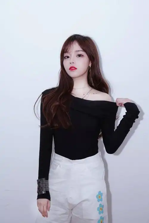 原创黄霄云浮夸风首饰造型满满,非日常首饰搭配看这里,就这样美起来