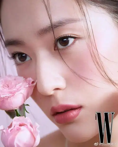 郑秀晶x w korea 水晶怼脸演绎的兰蔻美妆画报 清透又靓丽__财经头条