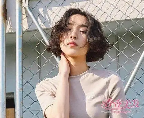 齐耳短发烫一烫更好看 齐耳短烫发这几款很不错