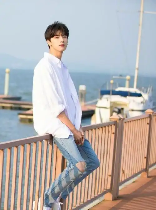 再来看一下男主林一的颜值,虽然身高没有胡一天那么高,但林一饰演的