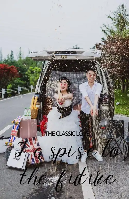 摄影师海蓝的婚纱摄影作品《汽车》