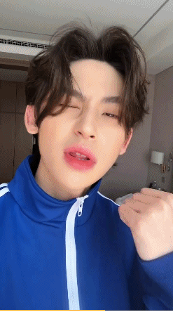 专访小鬼-王琳凯:脏辫纹身不等于"坏小孩"