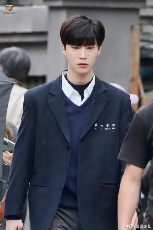 范丞丞199爱校服造型路透##范丞丞199爱校服造型