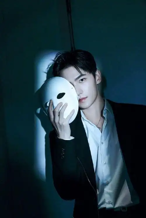 杨洋紫色v领西装##杨洋的满分写真