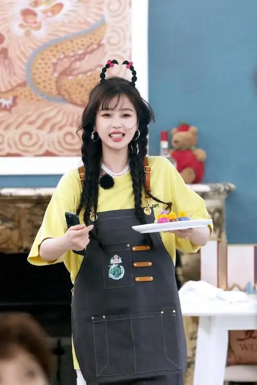 虞书欣的冲天辫发箍造型太出彩!