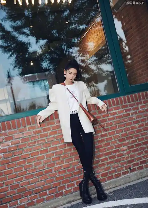 陈瑶酷女孩街拍告别三月