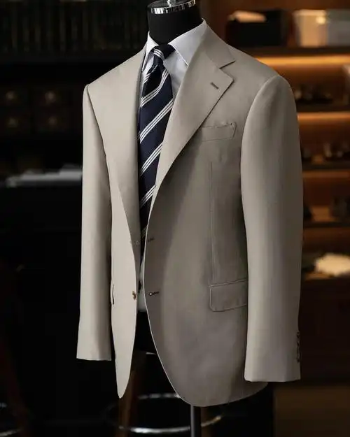 春夏季特别好用的米色西装外套67ps户外婚