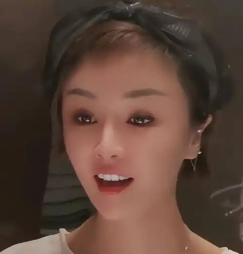 一首《狂浪》横扫全网!从街头卖唱到千万粉丝,花姐到底凭什么?