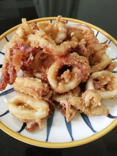自己在家做海鲜--香炸鱿鱼圈的做法
