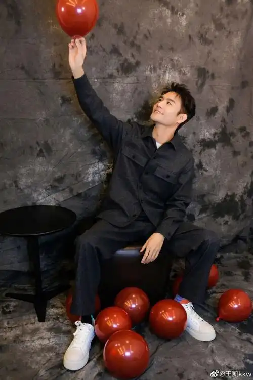 接到王凯电话我耳朵比人先麻了