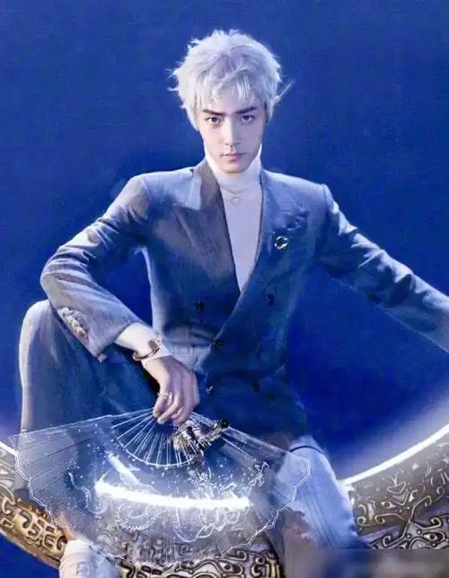 肖战以龙三子造型拍芭莎现实世界中的精灵银发你爱吗