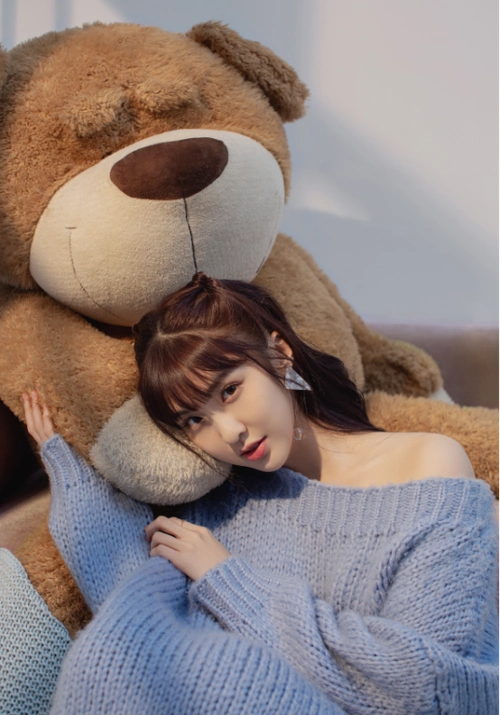 "紫宁"的扮演者林昕宜,平时看着挺甜美的,看着很有90后的样子