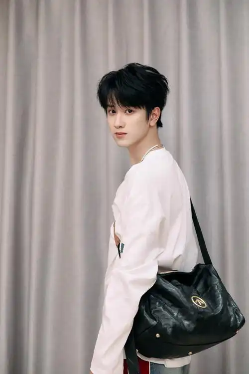 star performance | 敖子逸