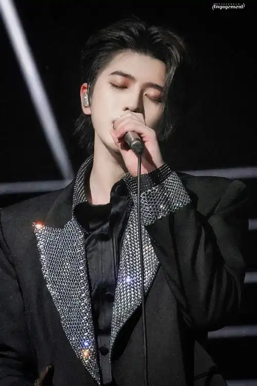 蔡徐坤#被霜打过的玫瑰依旧耀眼95  03蔡徐坤 cxk 蔡徐坤帅气