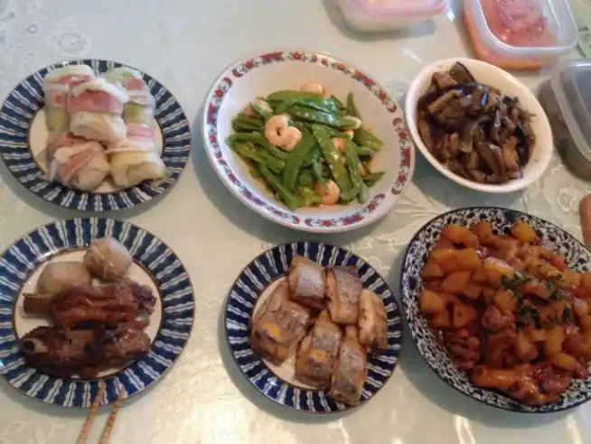 婆婆过60大寿,我给婆婆做了一桌子家常菜,婆婆还说