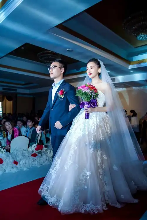 【图片27】小县城600元的婚礼跟拍!--蜂鸟论坛照片套图