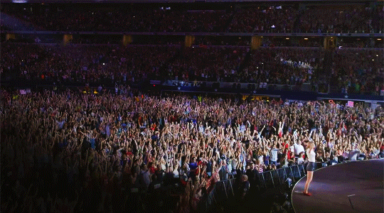 观众很多gif壮观gif人海gif远距离gif