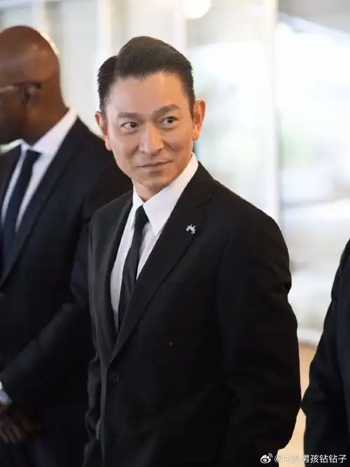 刘德华出席华为发布会##刘德华华为