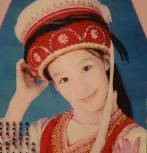 各种唱腔从小时候就一直回旋在李沁的脑海之中,他是一个聪明并没外貌